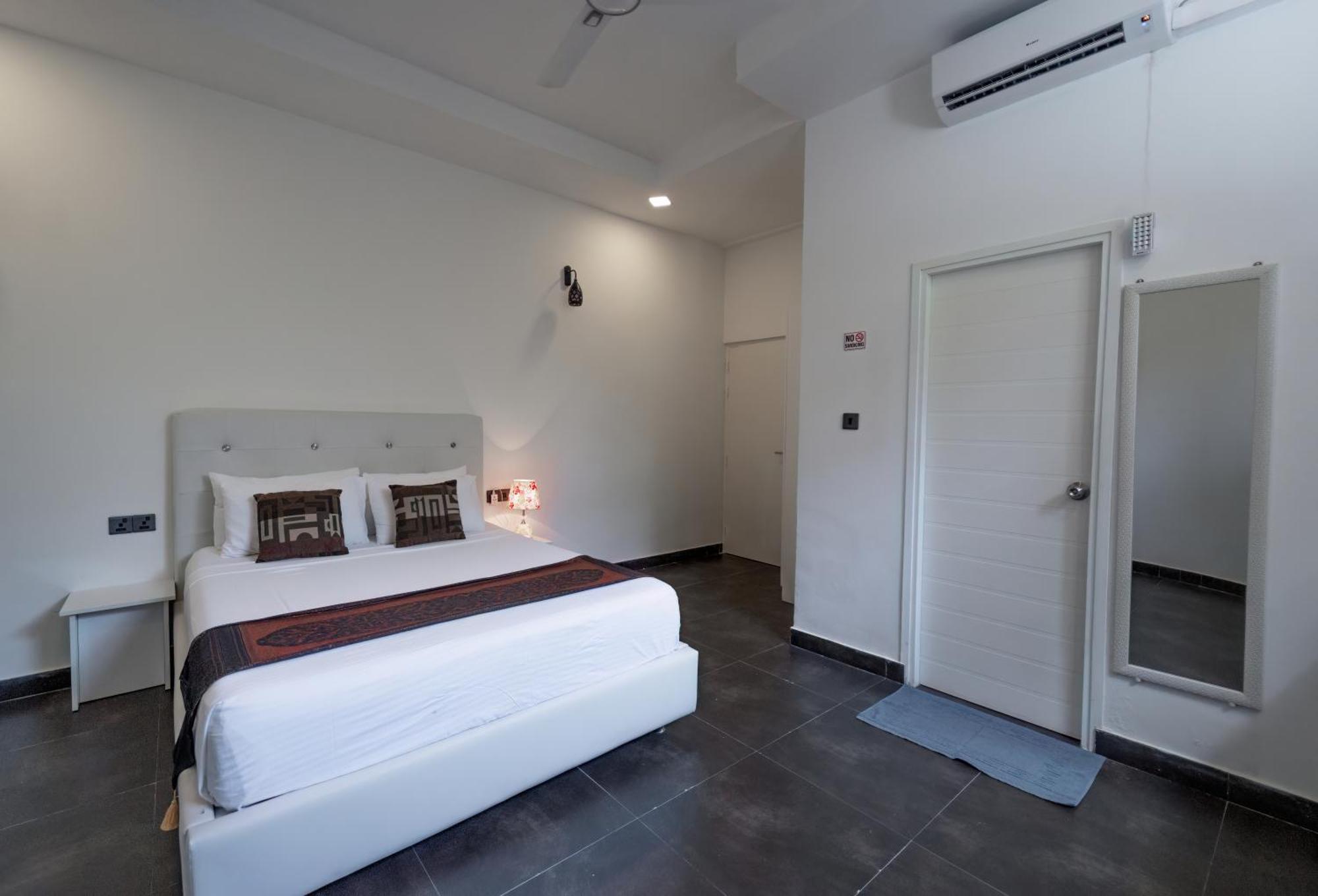 Silver Oasis Maldives Hotel ฮูรา ภายนอก รูปภาพ